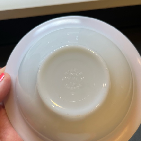 Set of 4 Vintage Pyrex Soup/Cereal Bowls in Flamingo Pink 🇨🇦 - Picture 11 of 13